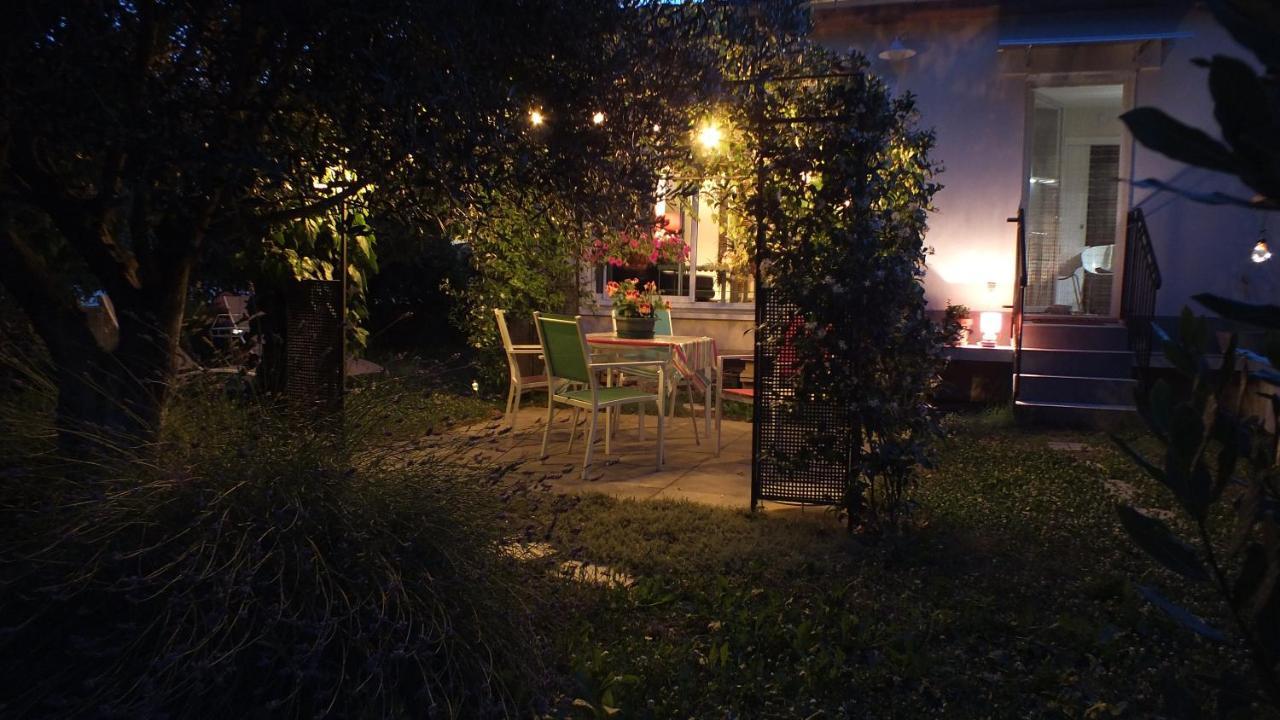 Villa La Maison sous l'olivier à Morieres-les-Avignon Extérieur photo