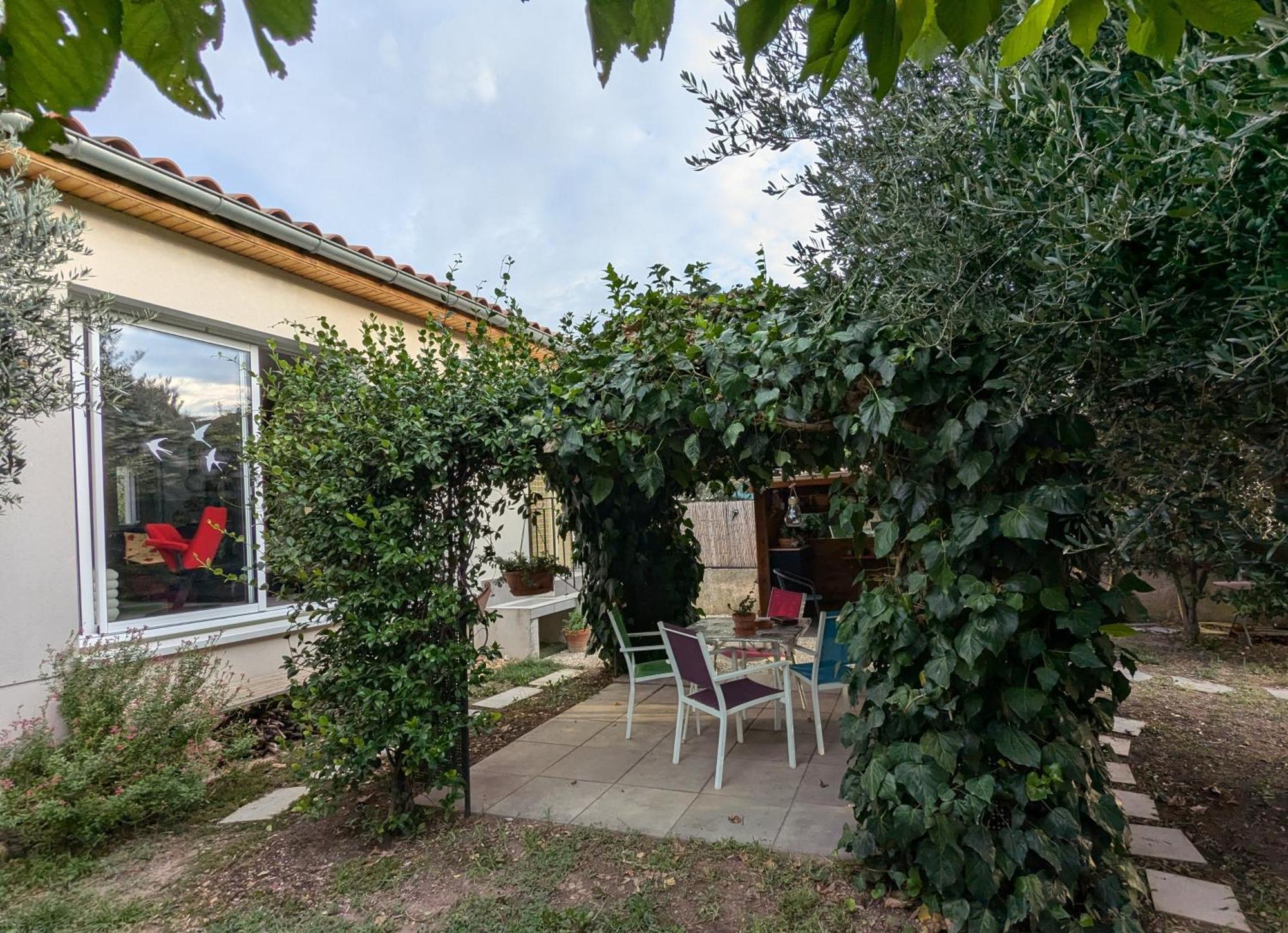 Villa La Maison sous l'olivier à Morieres-les-Avignon Extérieur photo