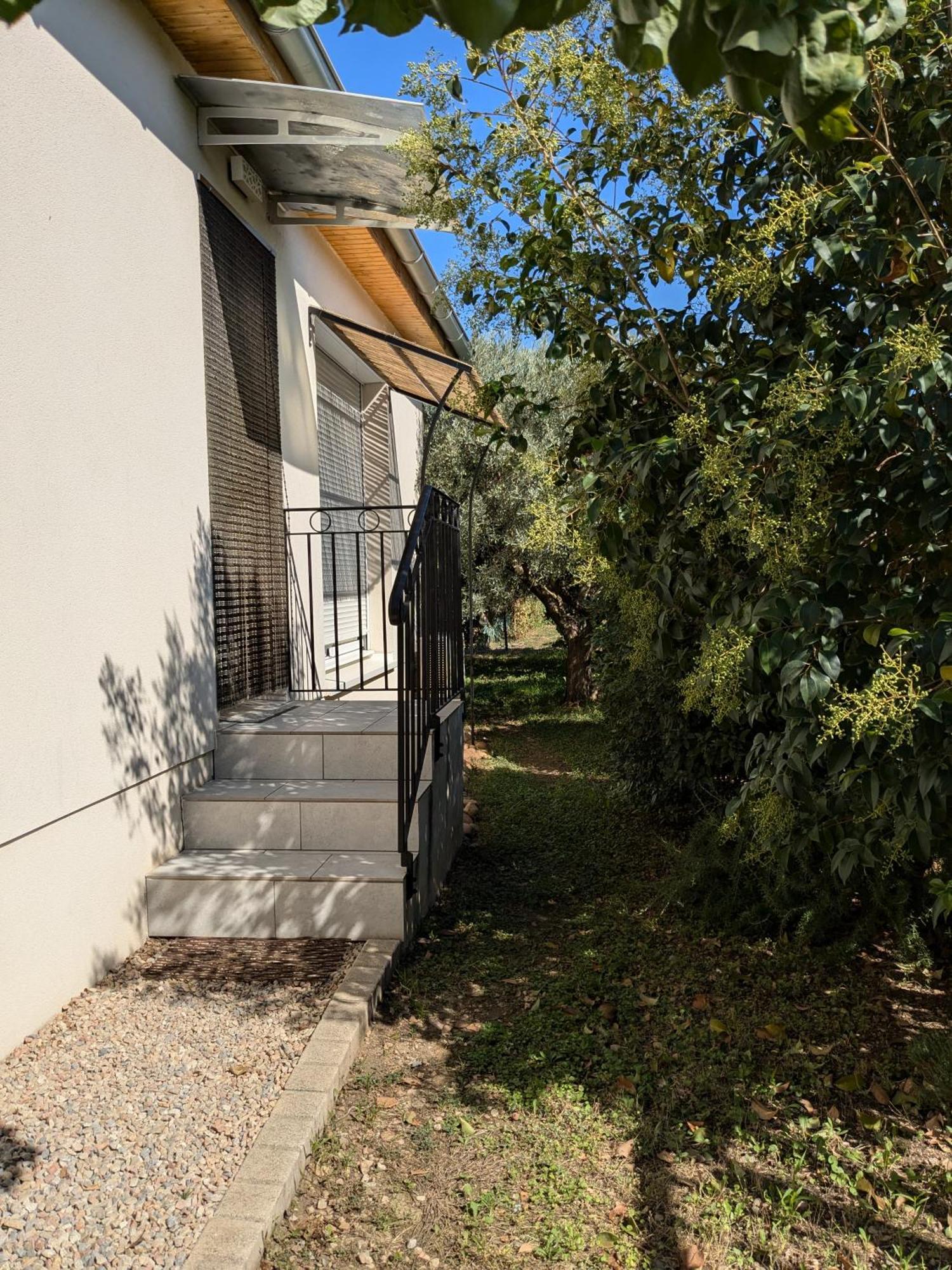 Villa La Maison sous l'olivier à Morieres-les-Avignon Extérieur photo