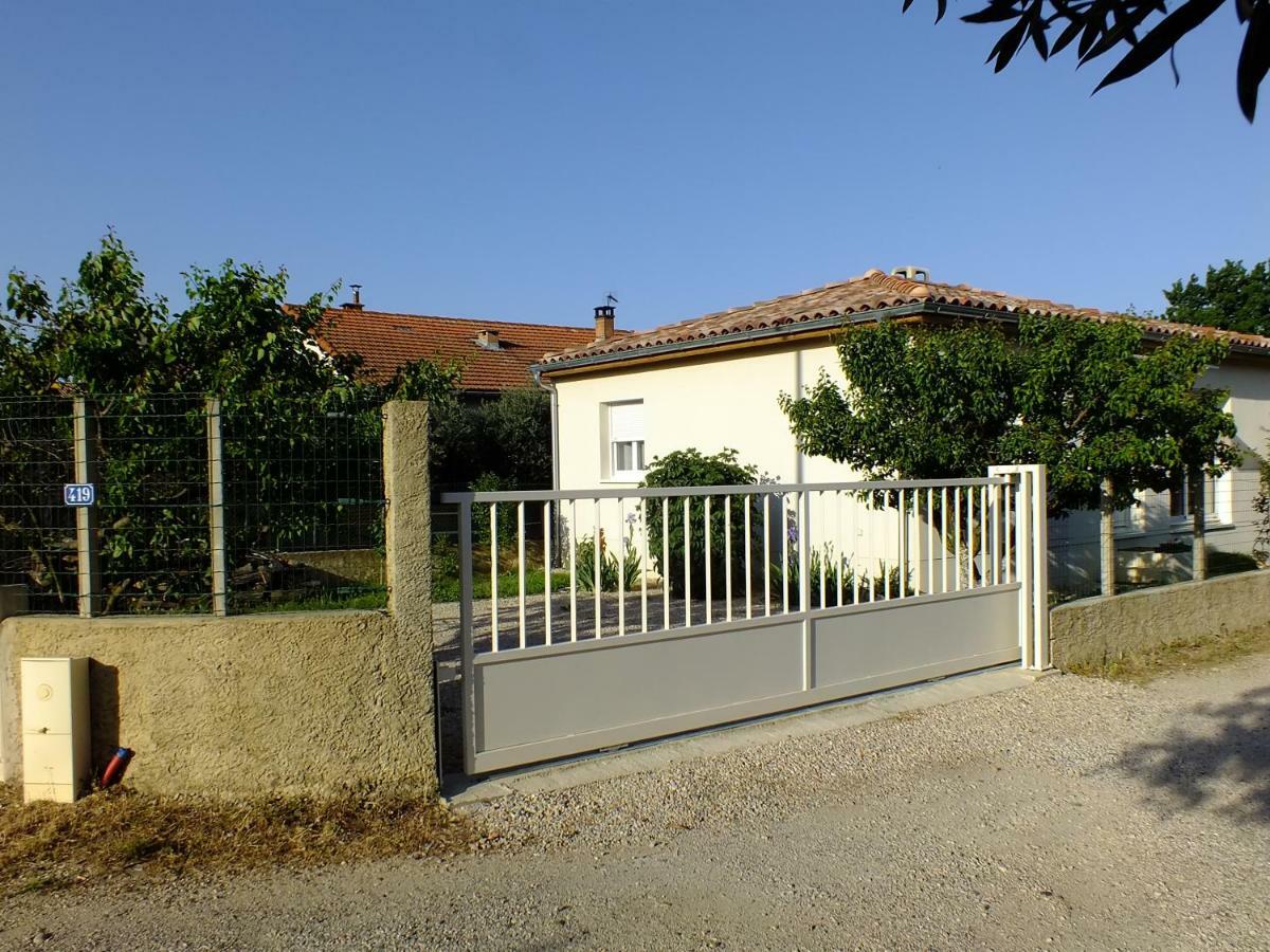 Villa La Maison sous l'olivier à Morieres-les-Avignon Extérieur photo